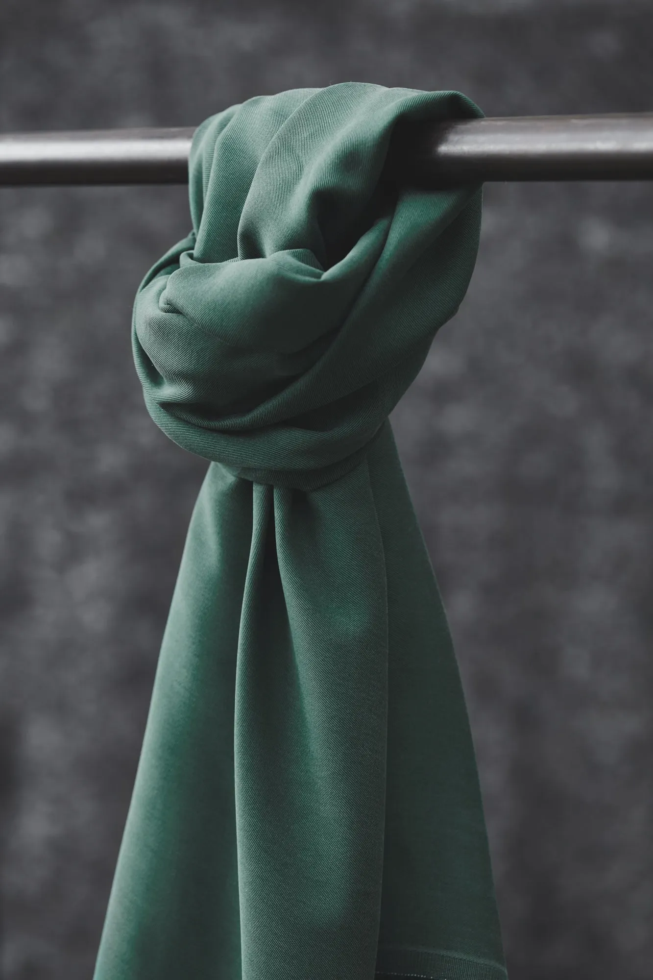 60x160 cm // Smooth Drape Twill - Deep Green