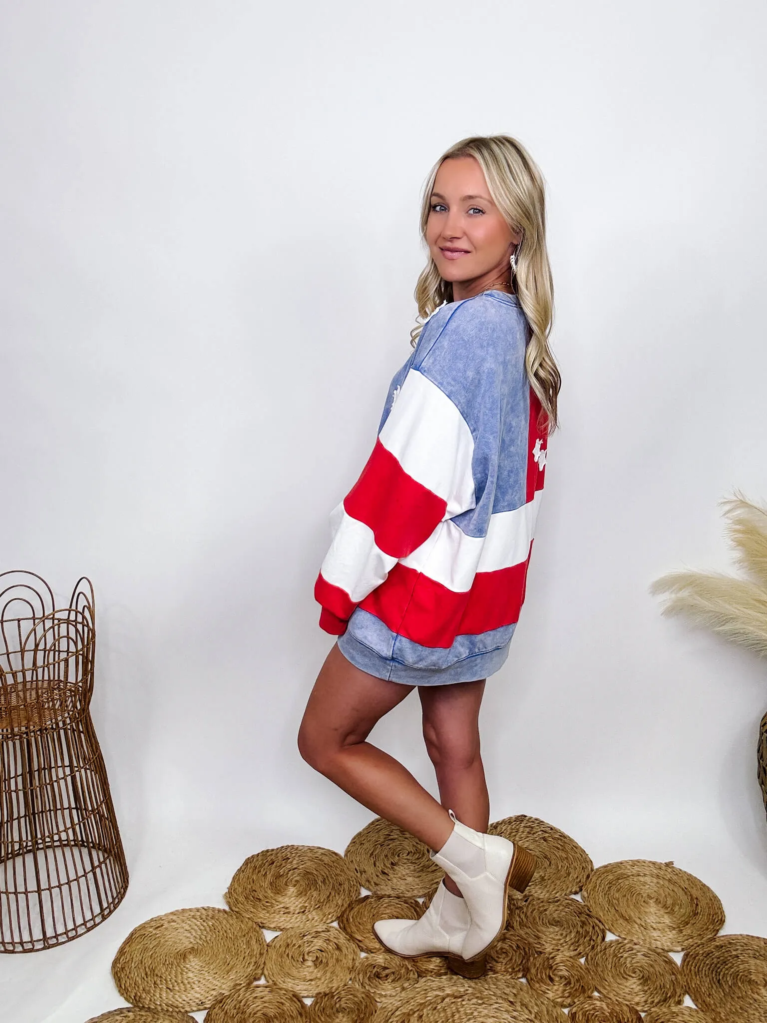 American Flag Vintage Oversized Pullover Sweatshirt in Red, White and Blue