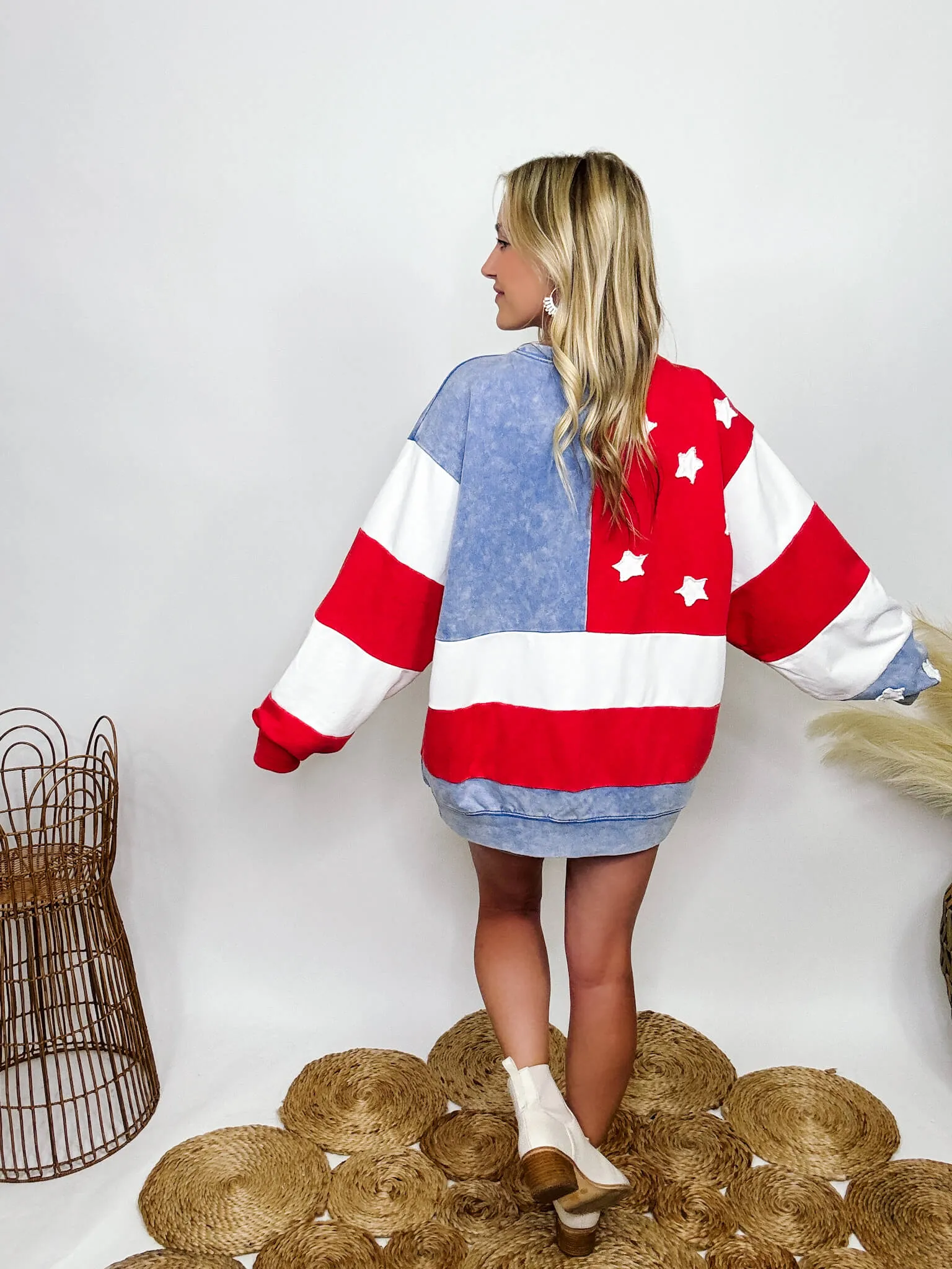 American Flag Vintage Oversized Pullover Sweatshirt in Red, White and Blue