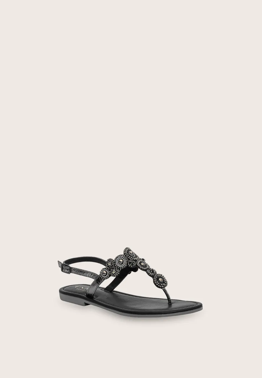 Eva, the t-strap sandals